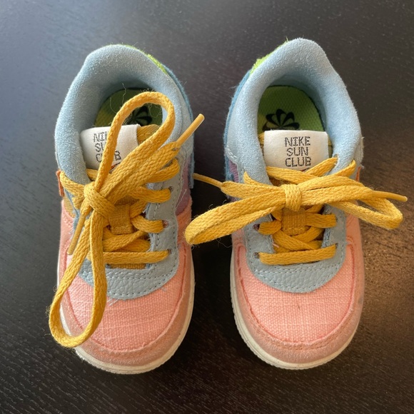 Nike Kids' Yellow and Blue Shoes - Picture 2 of 7